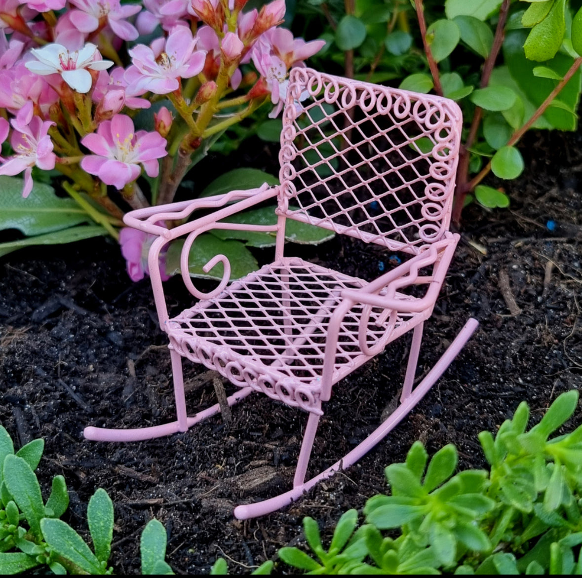 Metal Rocking Chair – Pink